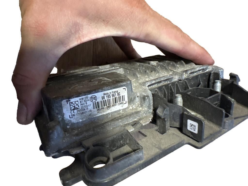 RENAULT CAPTUR START STOP CONTROL MODULE ECU 9819596180 MK1 2013-2019