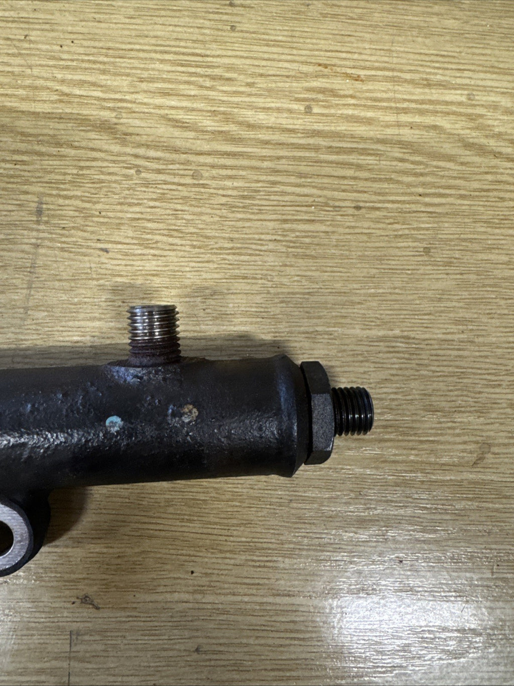 DISCOVERY 3 RANGE ROVER SPORT TDV6 2.7L DIESEL FUEL RAIL 4R8Q9D280AC