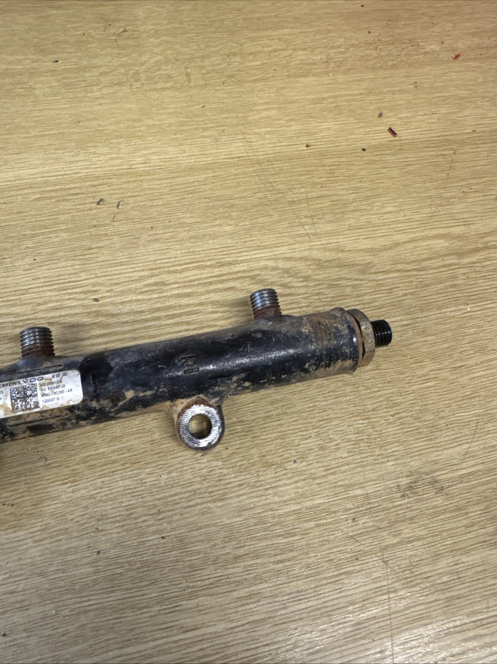 Land Rover Range Rover Sports 2.7 V6 Fuel Rail Left Side 4R8Q-9D280-AB 2005
