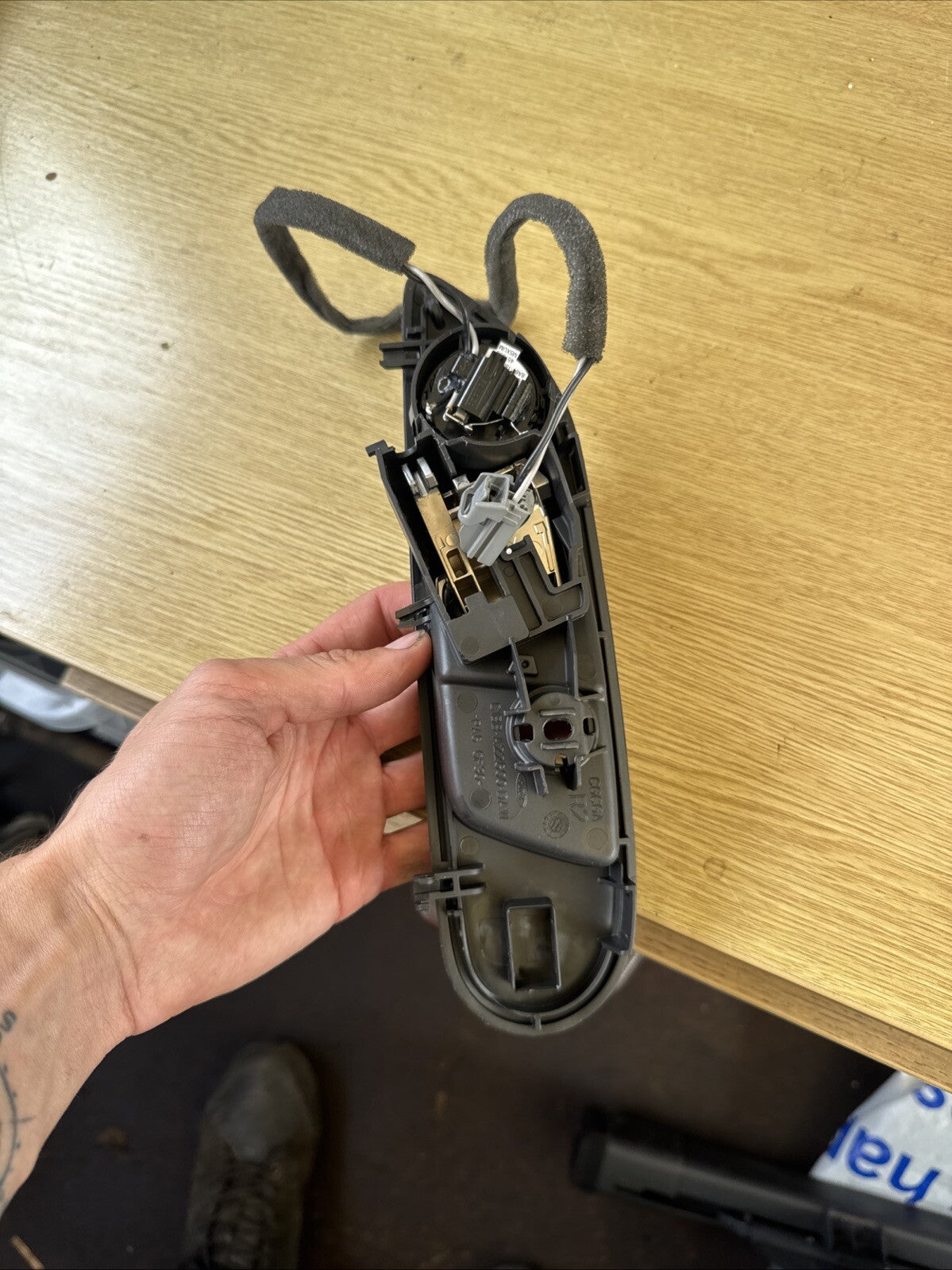 FORD FIESTA INTERNAL DOOR HANDLE DRIVERS SIDE FRONT 2016 C1BBA22600DAW