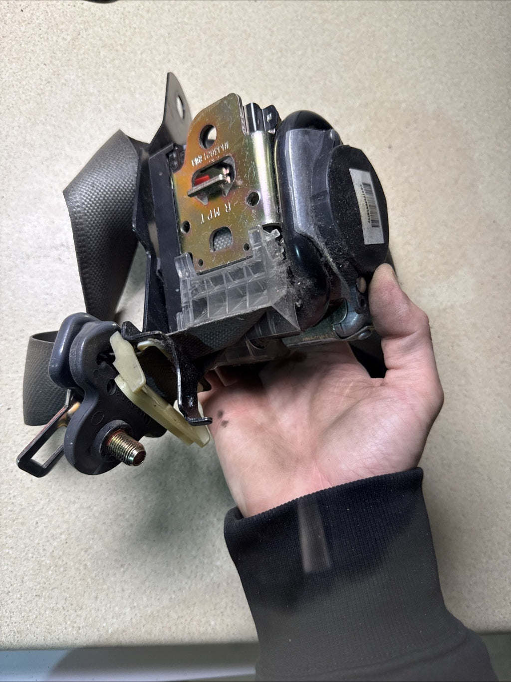 KIA CARENS 2002-2006 SEAT BELT NEARSIDE LEFT  NSR (KSR 4027)