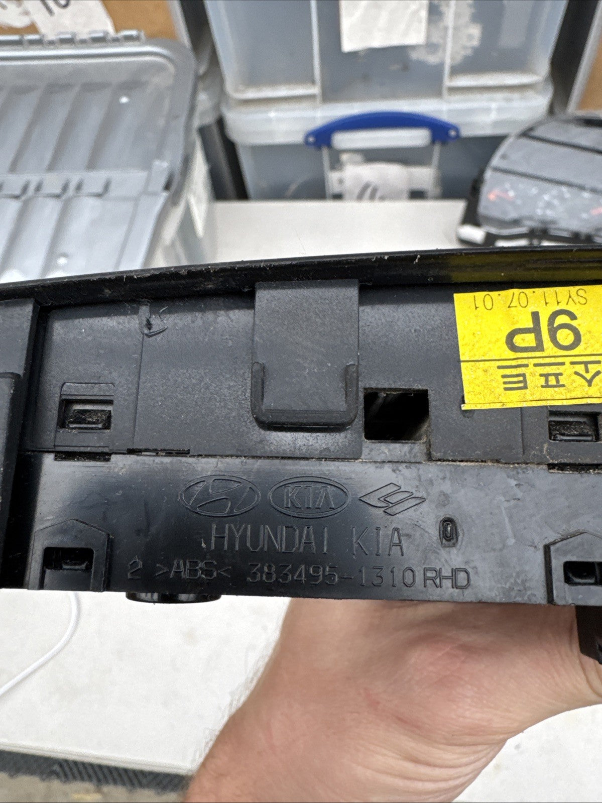HYUNDAI IX35 Window SWITCH Master DRIVER Right PM97p 93570-2y8109P  10-15 Mk1