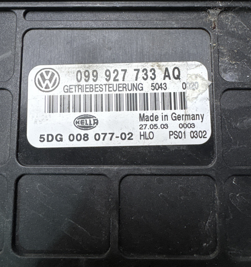 Genuine Volkswagen Engine Control Unit ECU 099927733AQ / 5DG00807702