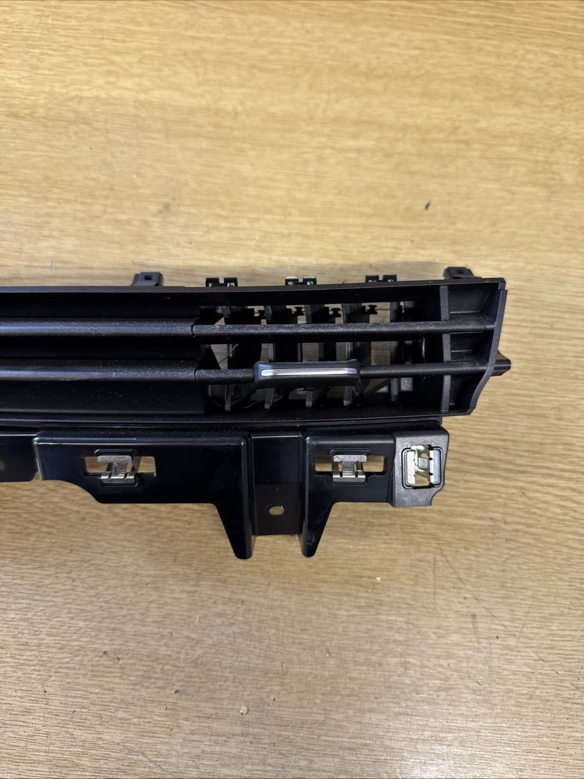 2021 RENAULT CLIO FRONT DASHBOARD AIR VENT GRILLE LEFT PASSENGER SIDE 687510170R