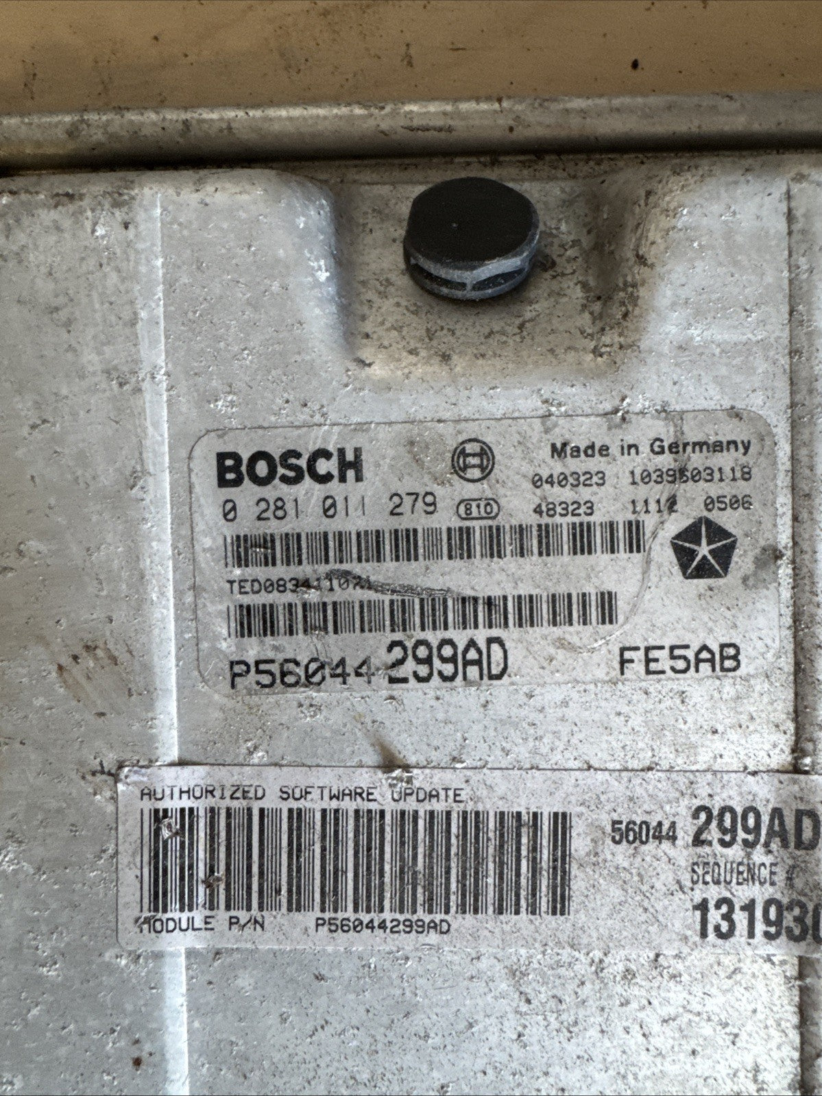 JEEP CHEROKEE ENR ENGINE ECU 2.8 DIESEL 01-08 P56044299AD 0281011279 (410)