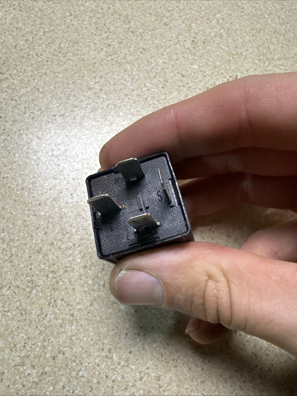02-Ford /98-08 Multi -Use 4-Pin Black Relay 2S7T-14B192-AA V23136-B1-X66 12V 40A