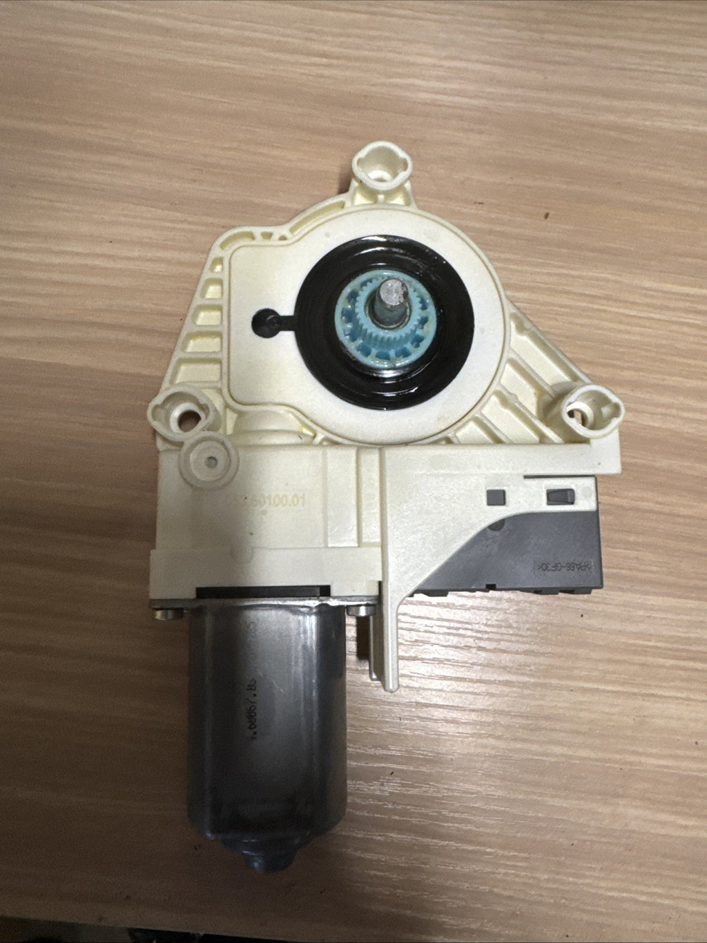 RANGE ROVER SPORT TDV6 L320 DRIVER SIDE REAR WINDOW MOTOR 0536010001 0536010001