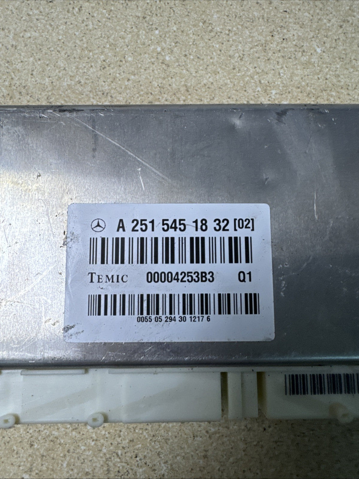 Mercedes-Benz M Class W164 06-11 Pre-Facelift Air Suspension ECU A2515451832