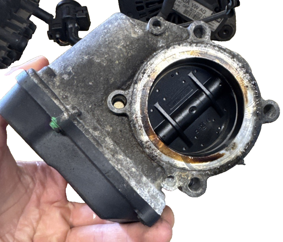 VOLKSWAGEN GOLF MK5 2004-2008 2.0 TFSI PETROL THROTTLE BODY 06F133062G