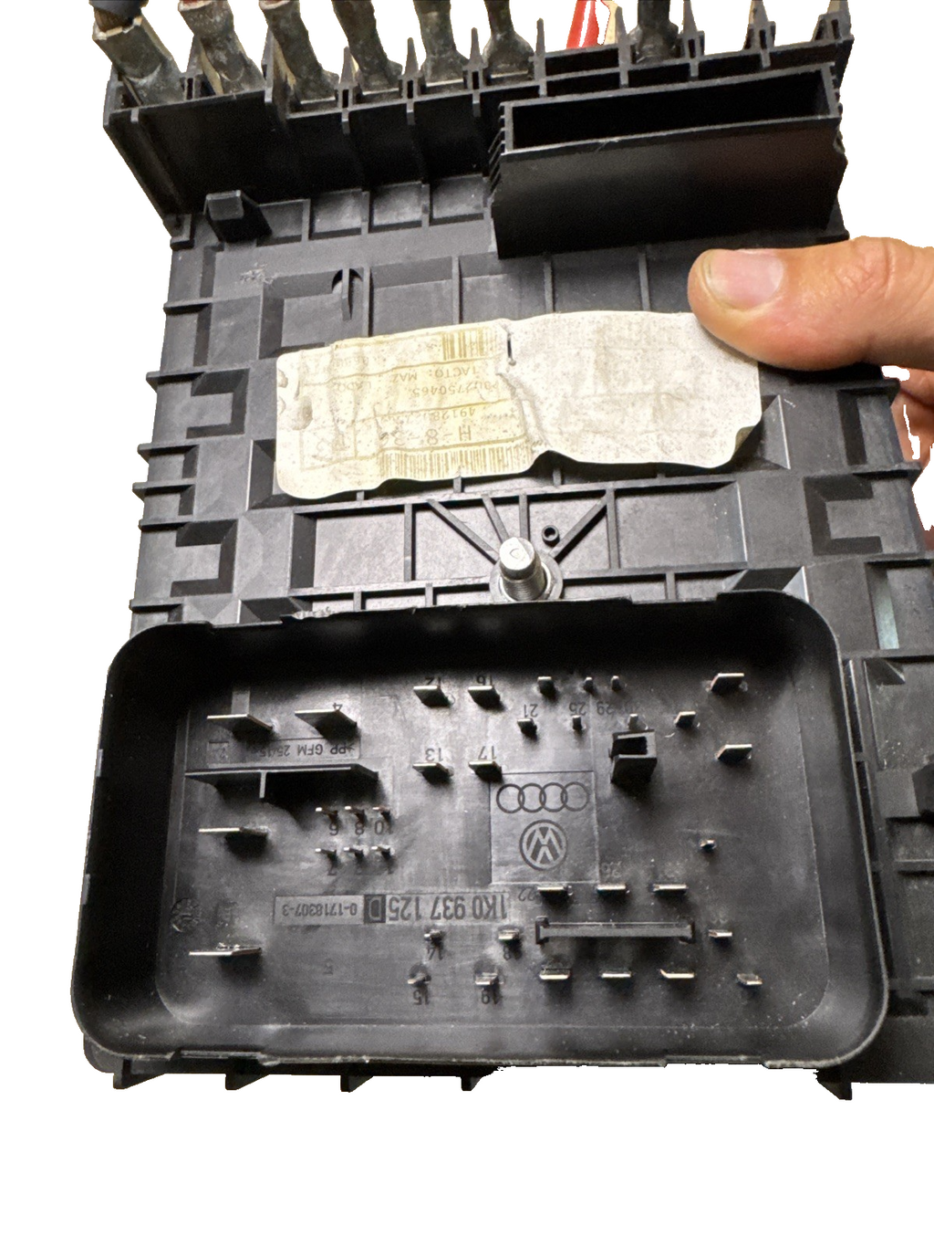 OCTAVIA II Engine Bay Fuse Box 1K0937125A