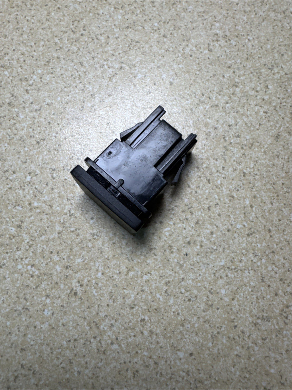 FORD FIESTA MK8 B479 17-22  HAZARD LIGHT SWITCH WITH TRIM PANEL H1BT13A350AC