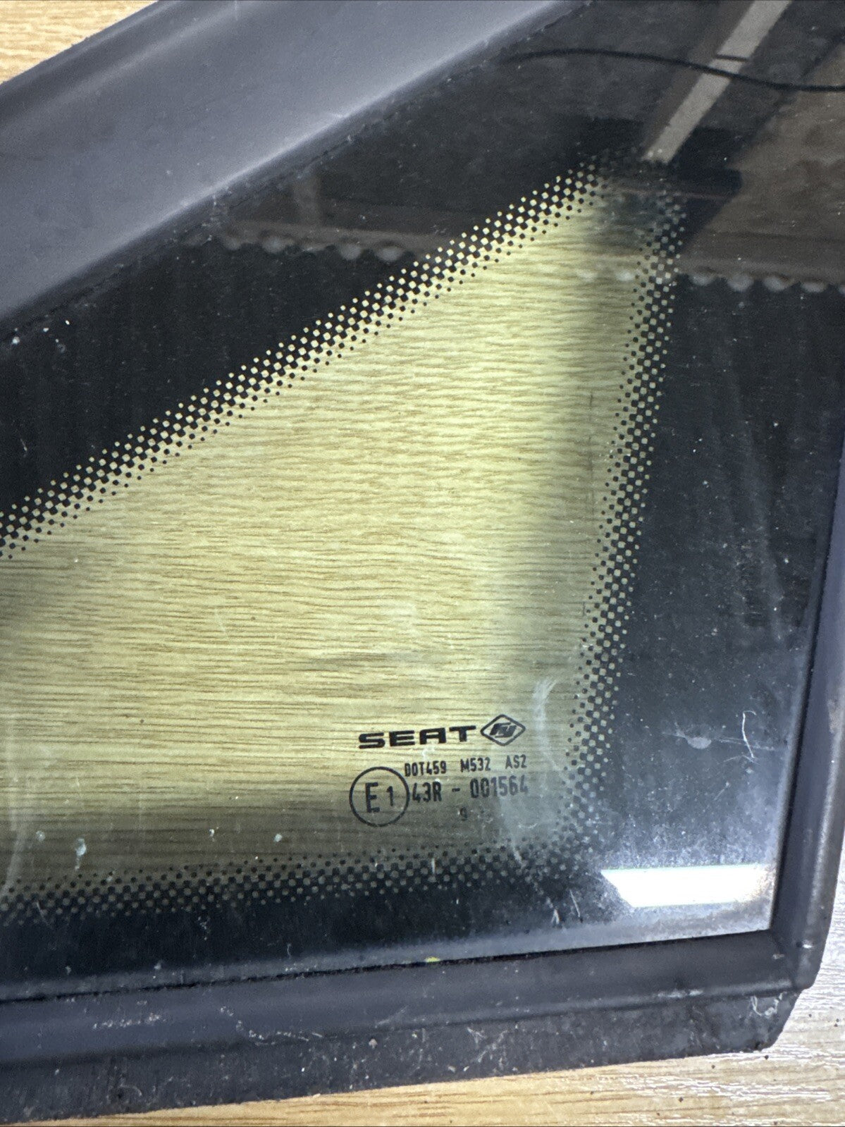 SEAT IBIZA 6J (2010) LEFT REAR QUARTER WINDOW GLASS 43R-001564 43R-001564