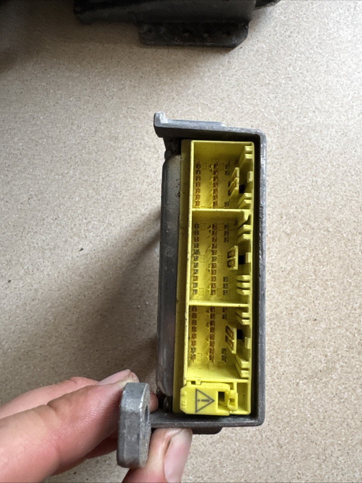 Toyota Avensis Air  Bag Control Module Ecu Unit 208623106  2003-2009S