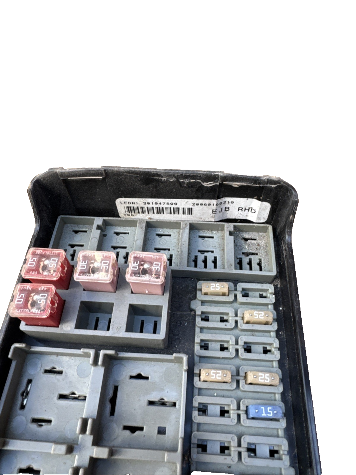 Land Rover Engine Bay Fuse Box Module 2.7 Diesel 2005 MK3 Discovery 3 301047500