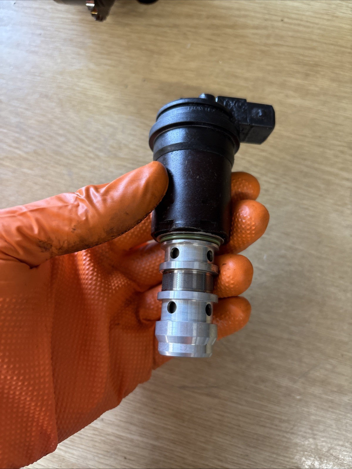 BMW E46 N42/N46 VALVETRONIC SOLENOID SENSOR VALVE 1 707423