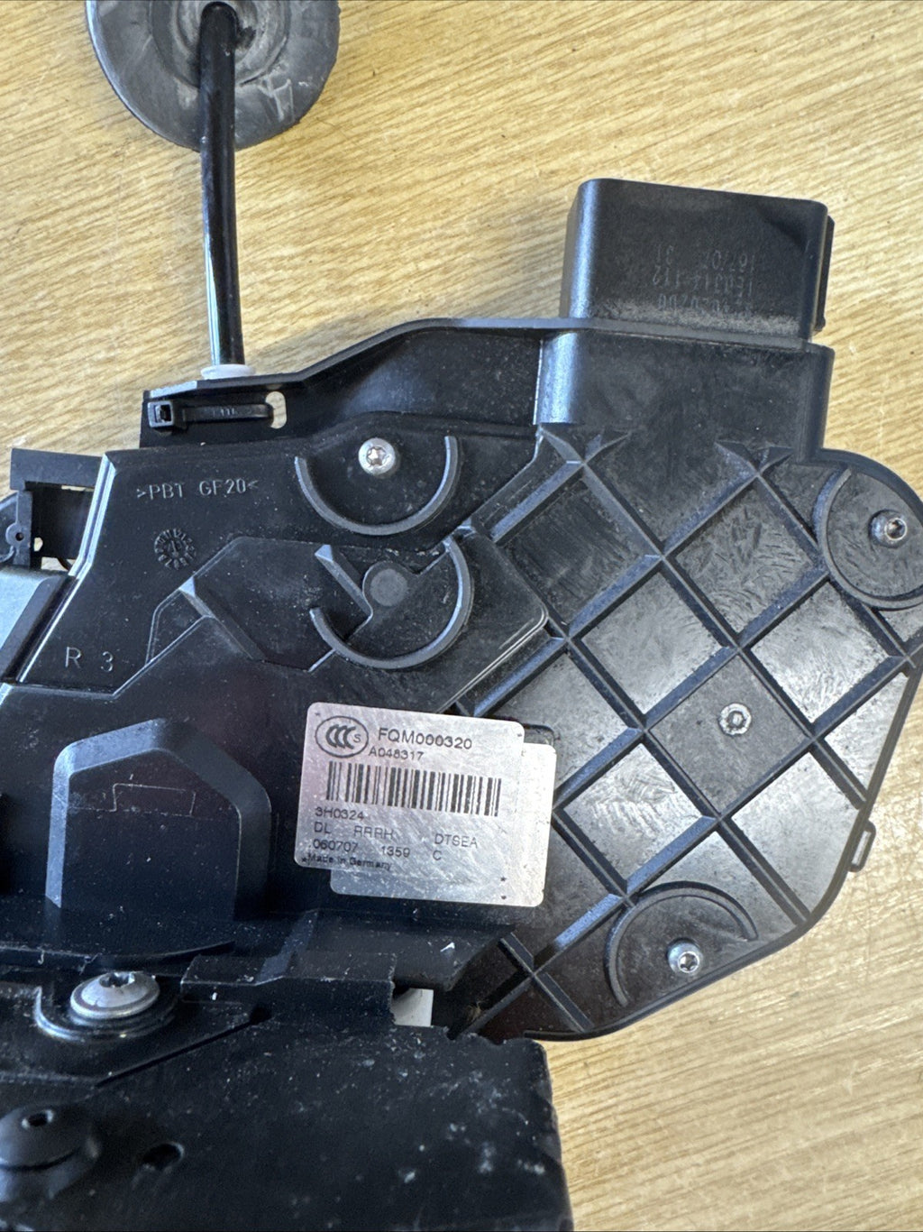 RANGE ROVER SPORT L320 DOOR LOCK MOTOR CATCH (REAR DRIVER) FQM000320