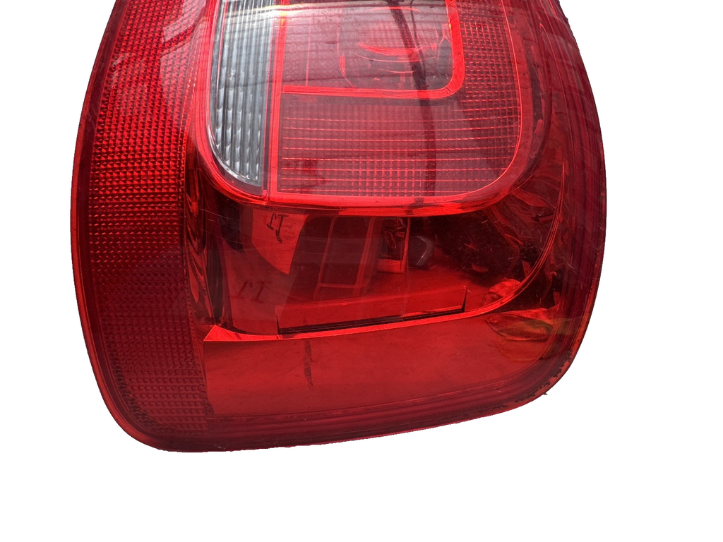 Volkswagen Touran 2011 Driver Side Rear Light 176405