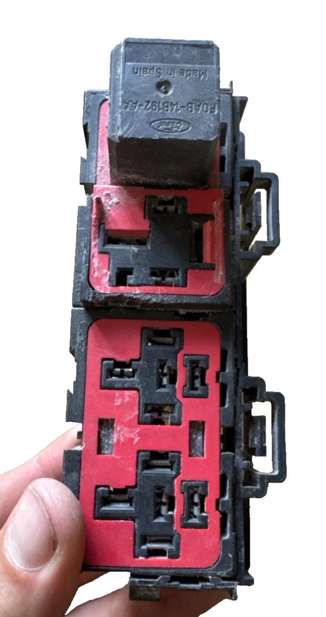 2005 Ford Transit 260S MK6 2.0 Diesel F3FA Fuse Box