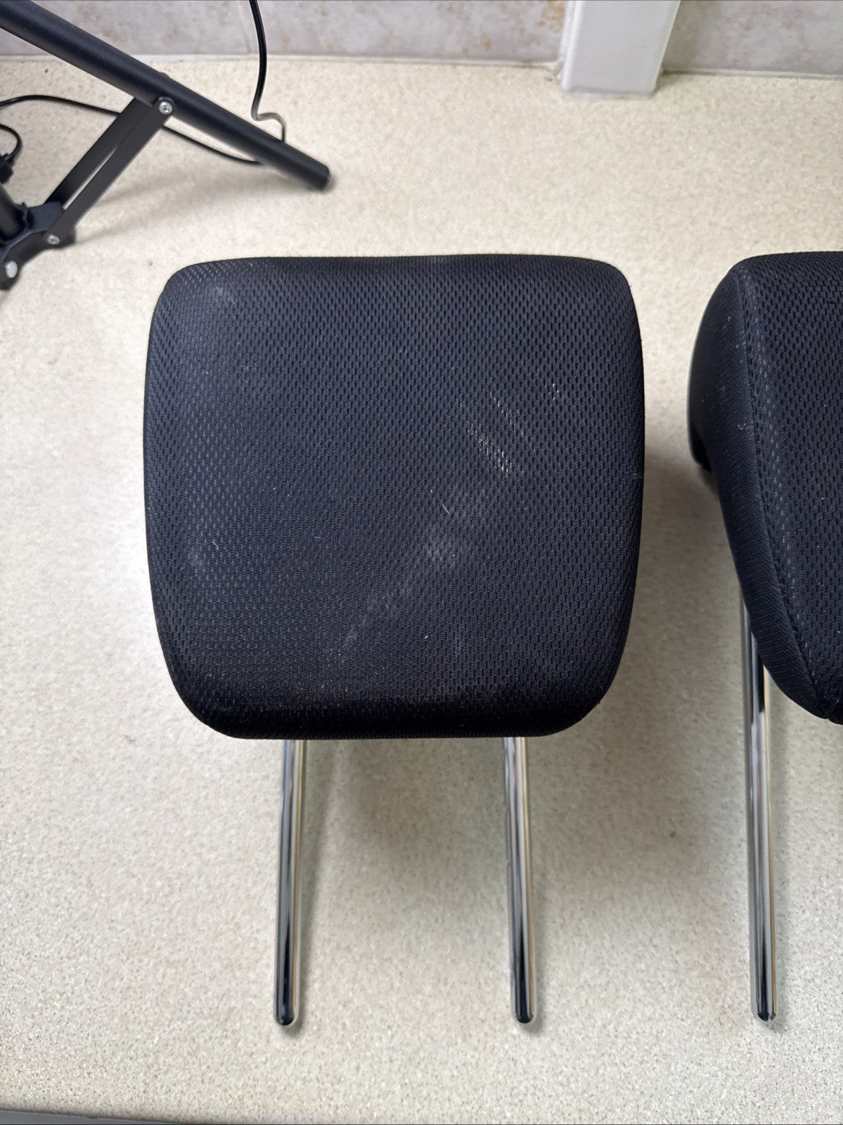 05-13 SUZUKI GRAND VITARA 3 DOOR REAR SEAT HEAD REST ( BLACK ) SET OF 2