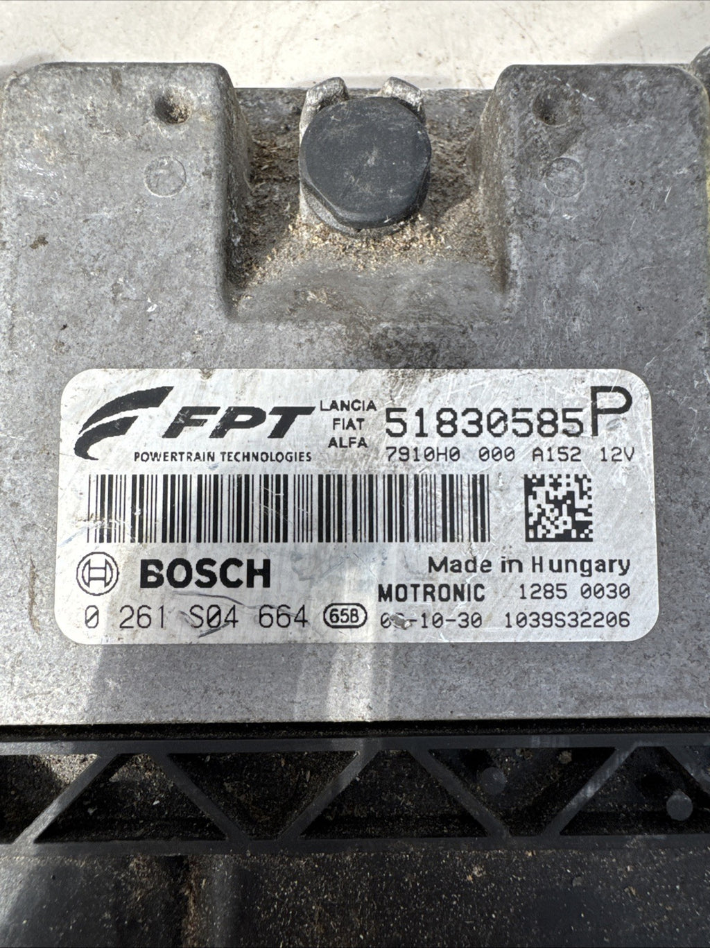 51830585P Alfa Romeo Mito Engine Control Unit ECU 0261S04664 51830585 P