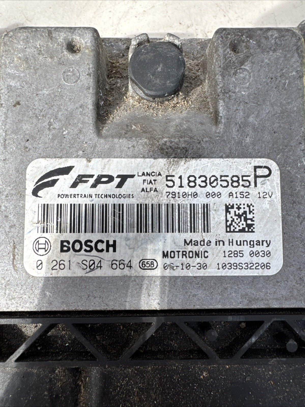 51830585P Alfa Romeo Mito Engine Control Unit ECU 0261S04664 51830585 P
