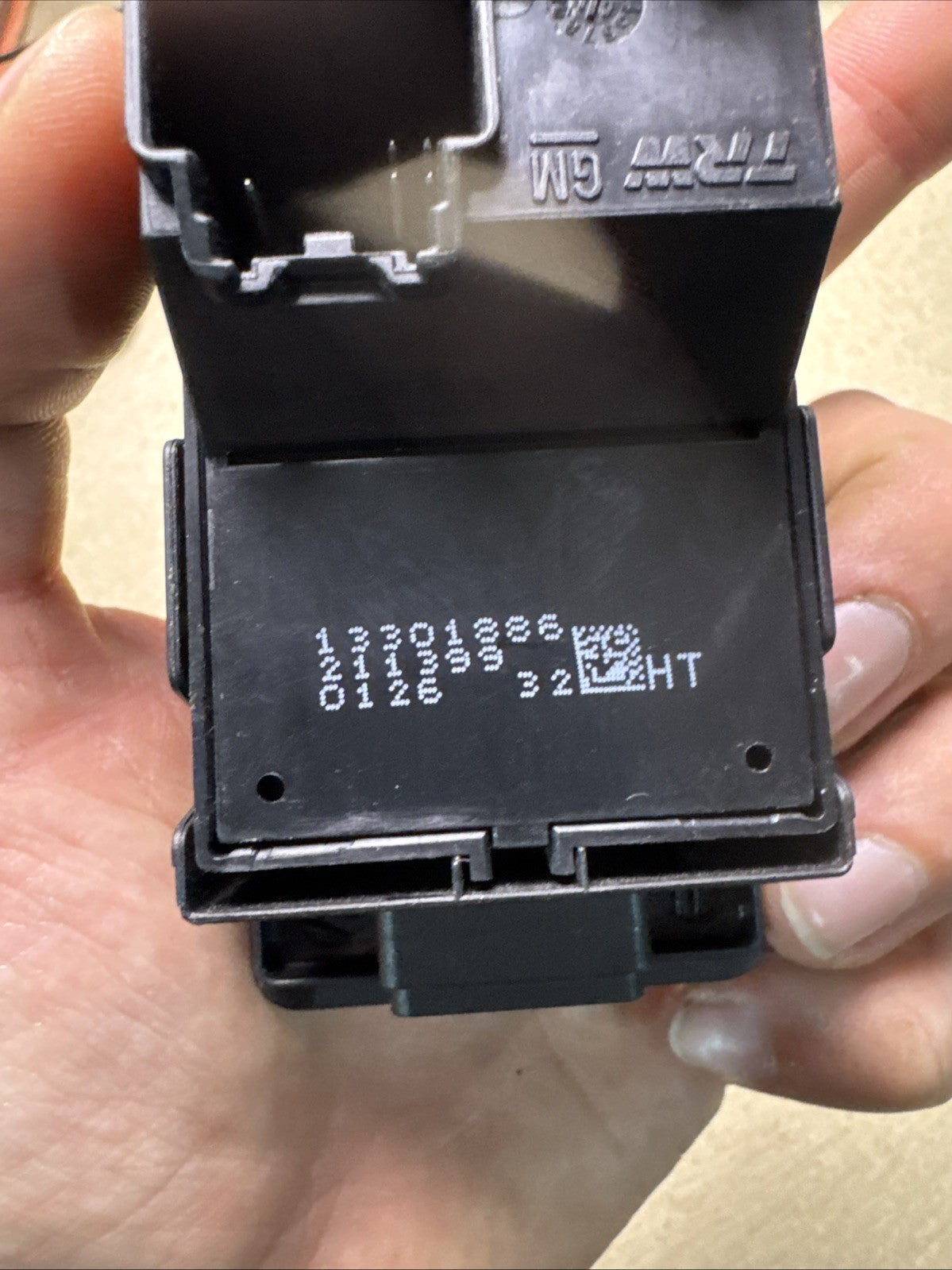 VAUXHALL INSIGNIA FRONT WINDOW SWITCH N/S PASSENGER LEFT SIDE 13301886 13301884