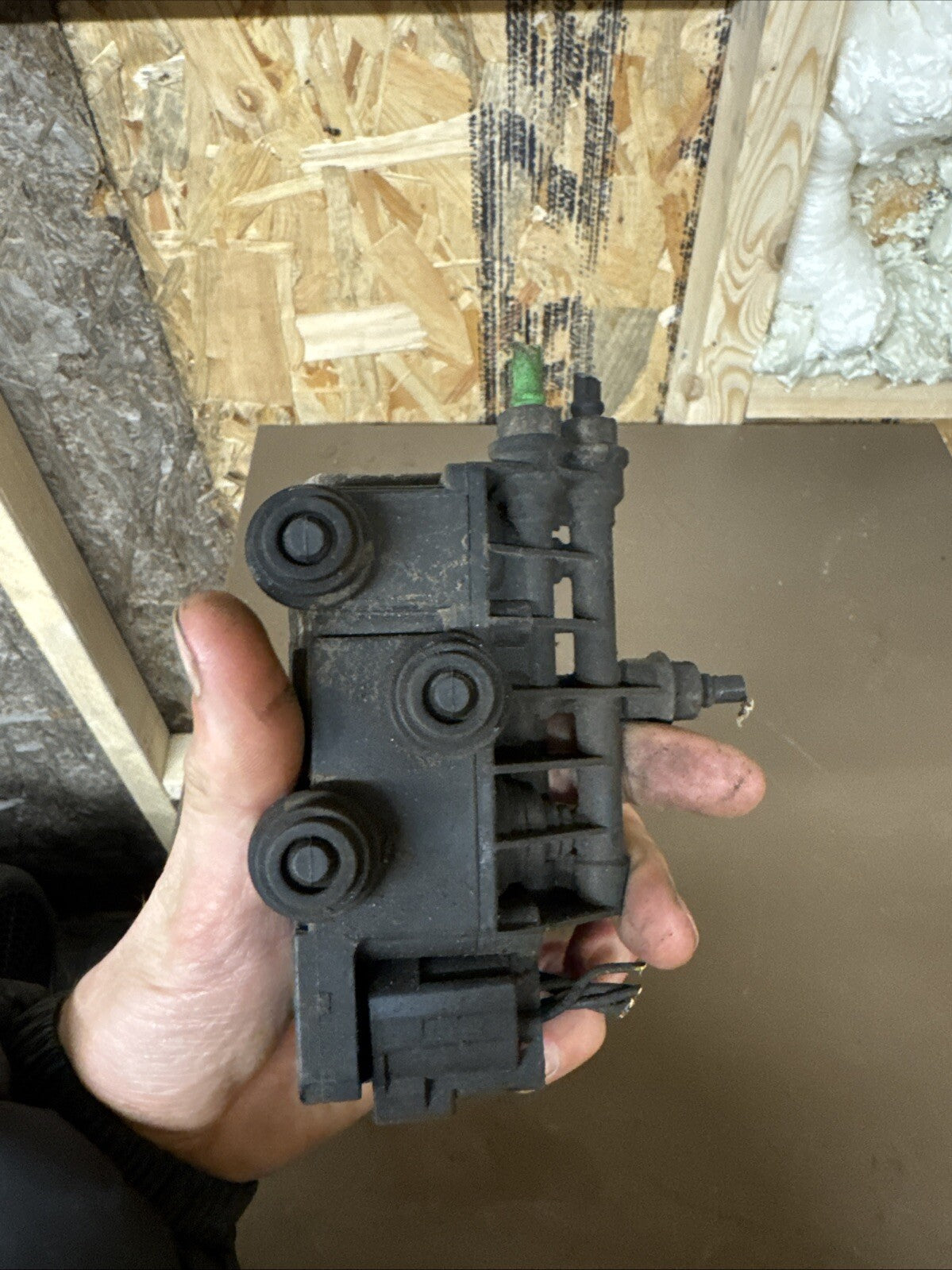 RANGE ROVER L320 AIR SUSPENSION CONTROL VALVE