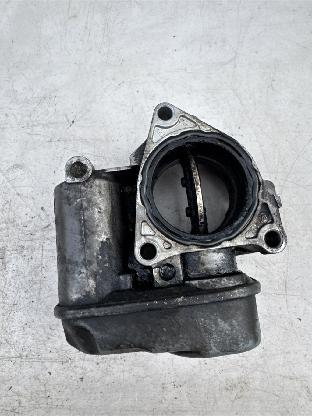 VOLKSWAGEN VW PASSAT B6 GOLF MK5 2.0 TDI DIESEL THROTTLE BODY 03G128063B