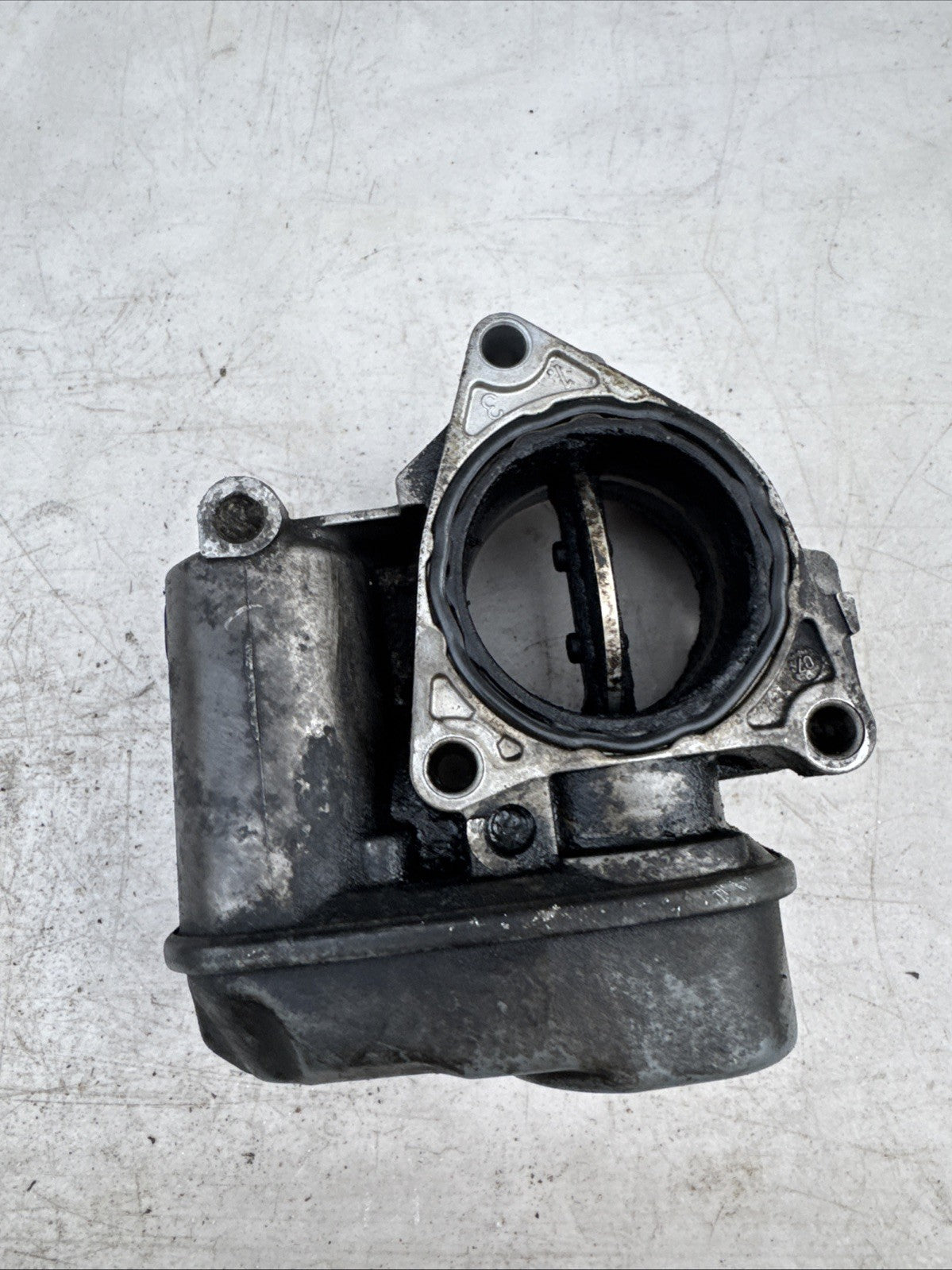 VOLKSWAGEN VW PASSAT B6 GOLF MK5 2.0 TDI DIESEL THROTTLE BODY 03G128063B