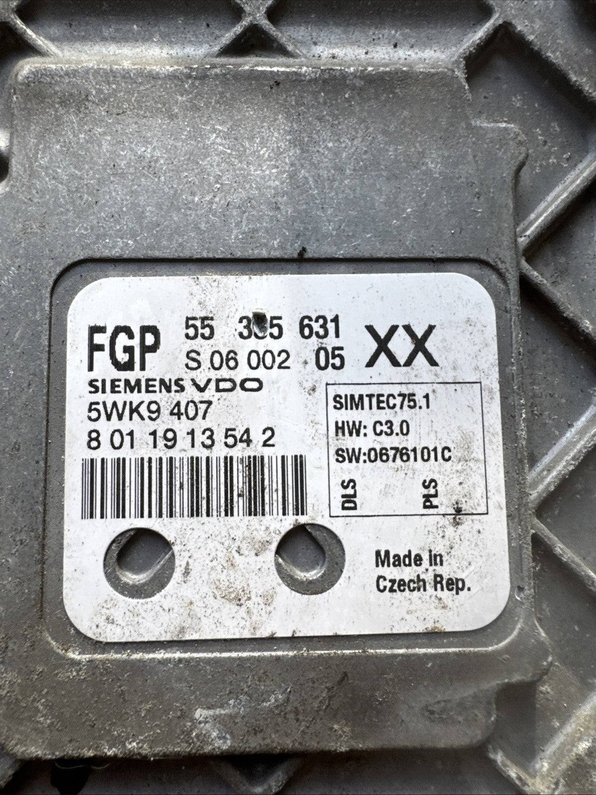 55355631 Vauxhall Signum Vectra 1.8 Engine Control Unit ECU 5WK9407