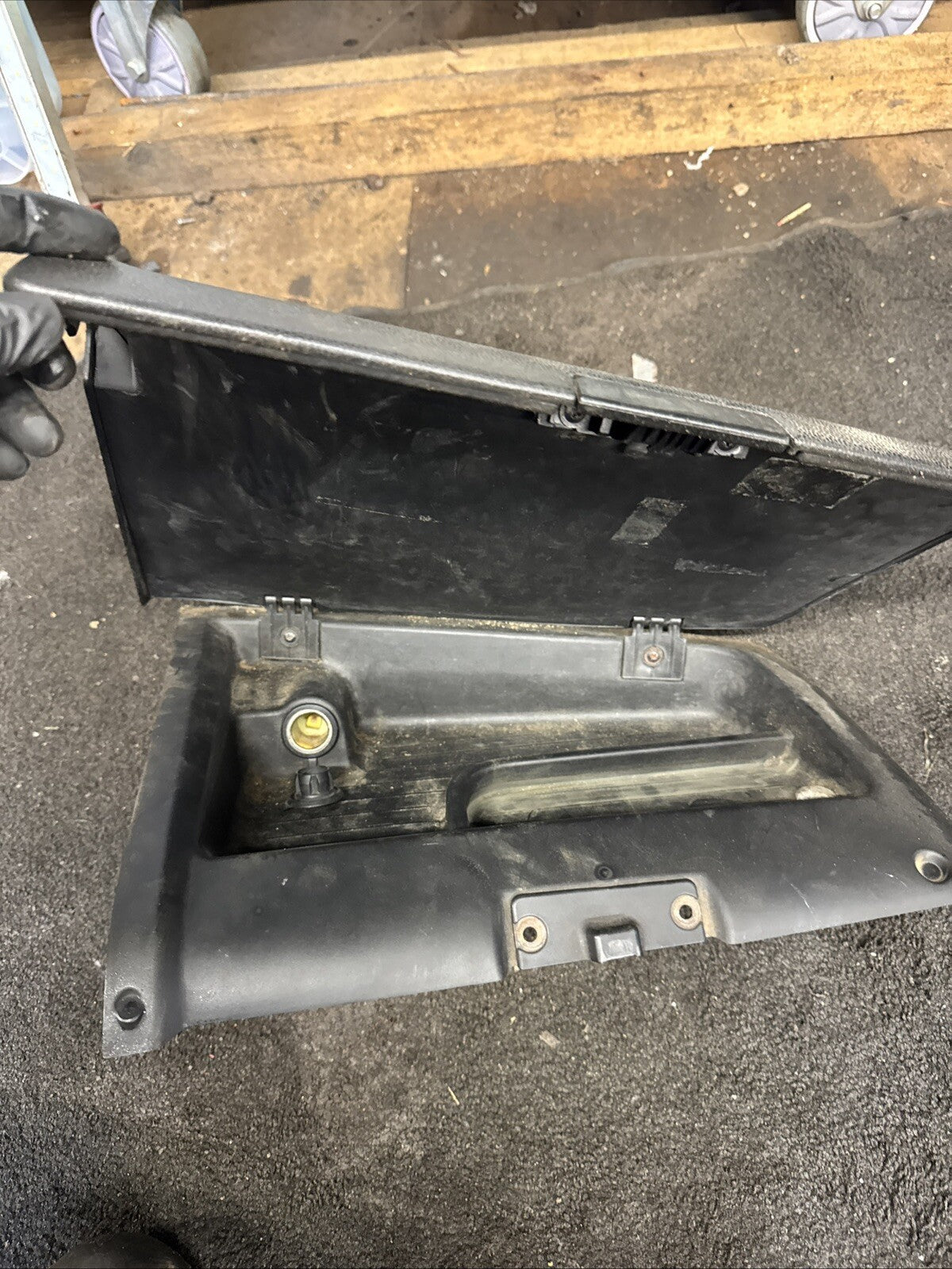 FORD TRANSIT MK7 O/S TOP GLOVE BOX AND LID 6C11-V06203-A