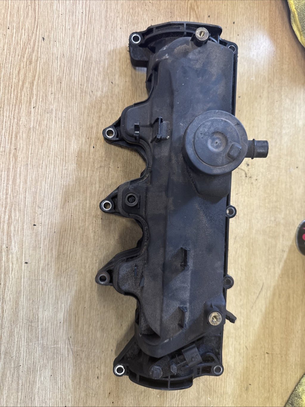 RENAULT CLIO MK4 2016 RHD 1.2 L   ENGINE ROCKER COVER 8200629199
