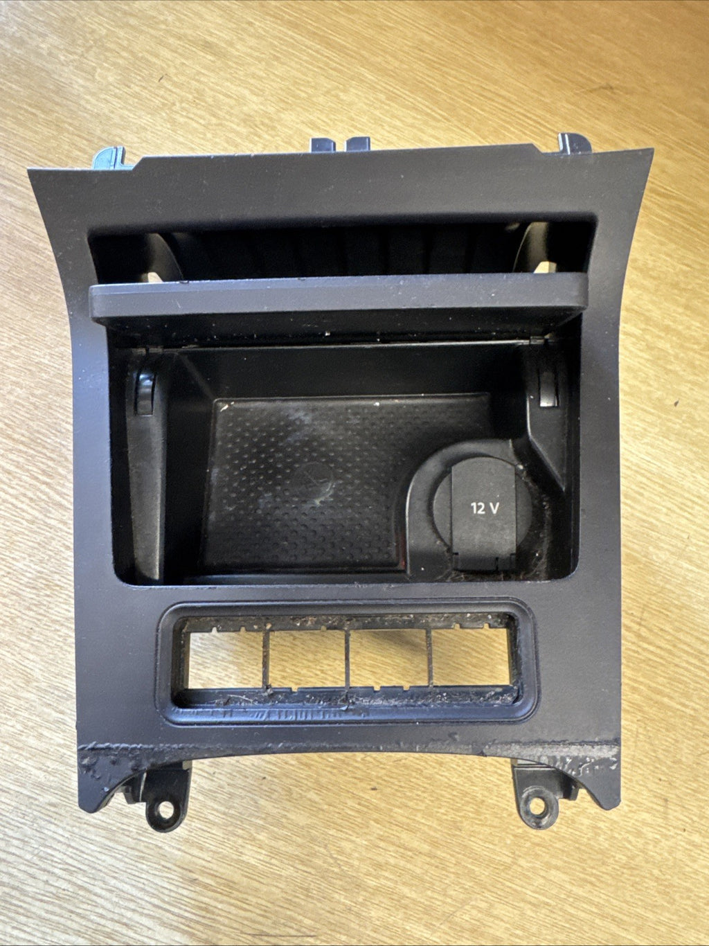 VOLKSWAGEN VW EOS 2007 STORAGE COMPARTMENT WITH 12V OUTPUT 1K0863082F