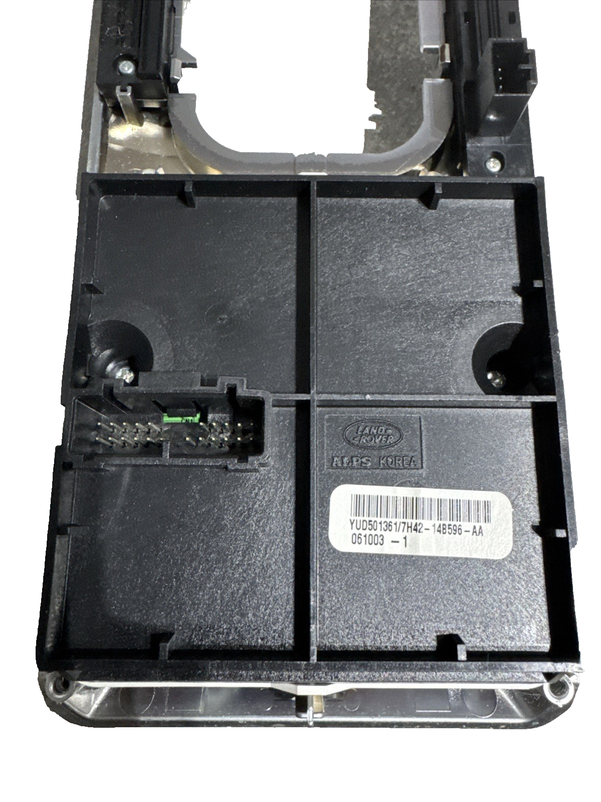Range Rover L322 Terrain Response Switches YUD501361 Ref HV57
