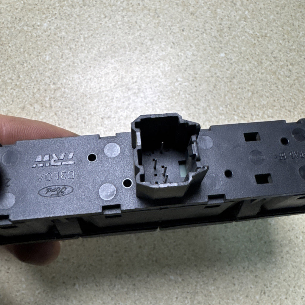 GENUINE FORD FIESTA MK6 HEATED REAR WINDOW SWITCH 2S6T18C621AC Freepost