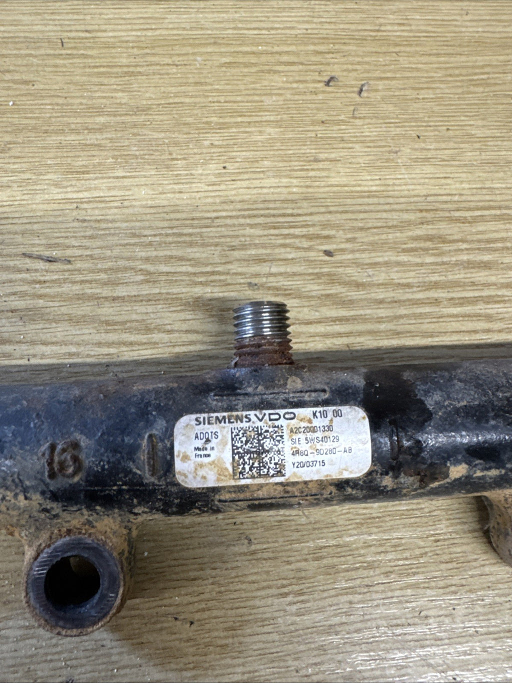 Land Rover Range Rover Sports 2.7 V6 Fuel Rail Left Side 4R8Q-9D280-AB 2005