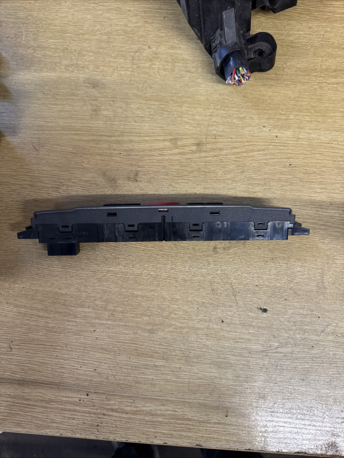 2005-09 LAND ROVER DISCOVERY 3 HAZARD SWITCH YUL500410WUX