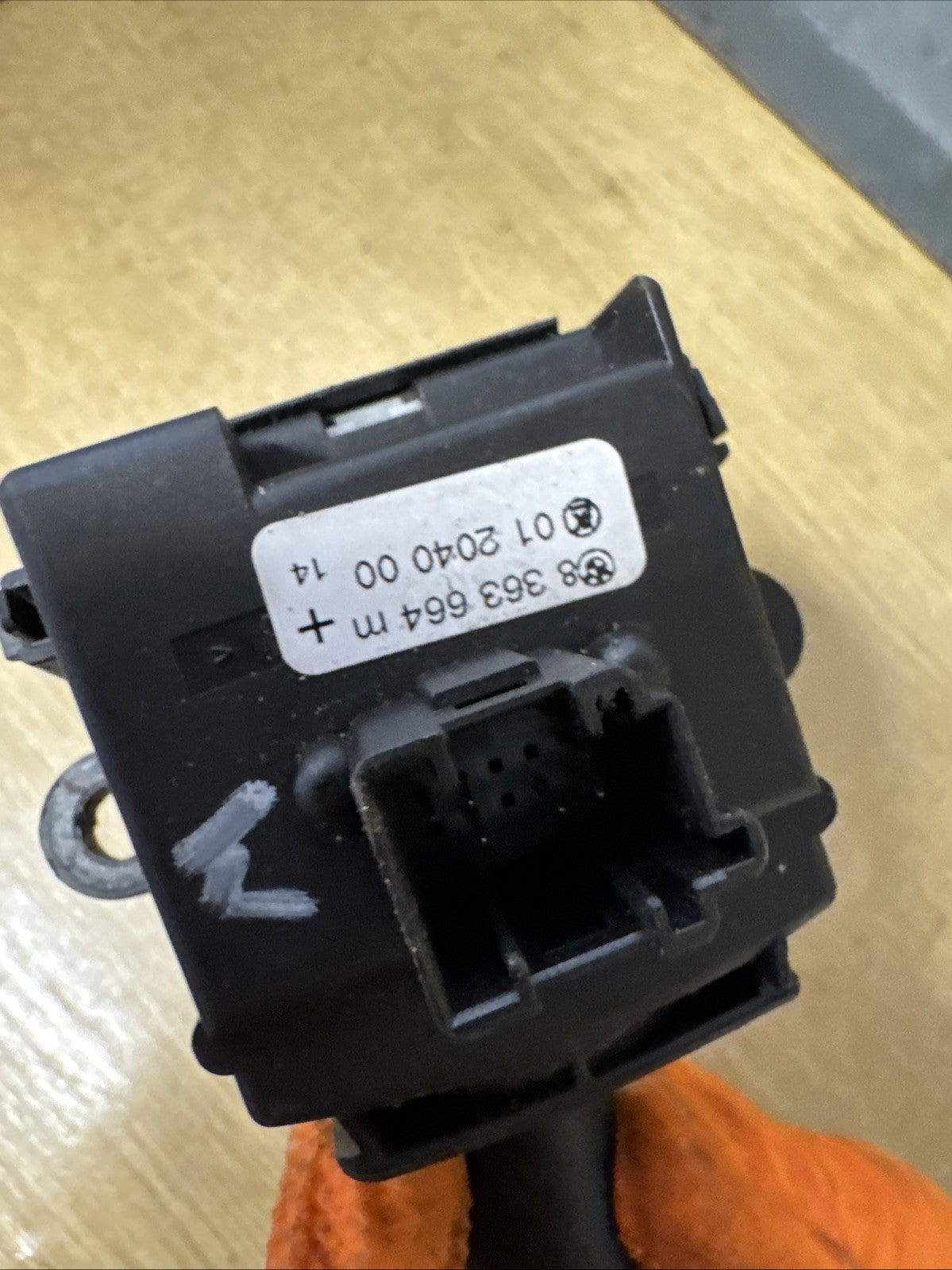 BMW 2003 WIPER STALK SWITCH 8363664M 01204000