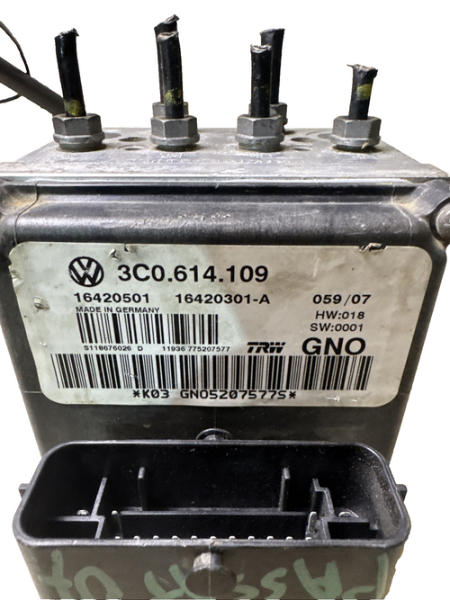 05-11 VOLKSWAGEN PASSAT B6 ABS PUMP AND CONTROL MODULE 3C0614109