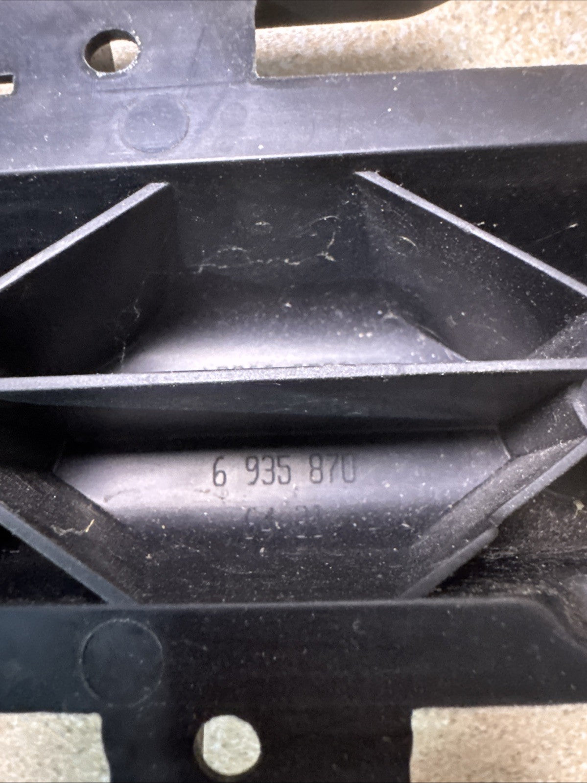 BMW 5 SERIES E60 E61 E63 E64 Microfilter Housing Panel Cover 6935870