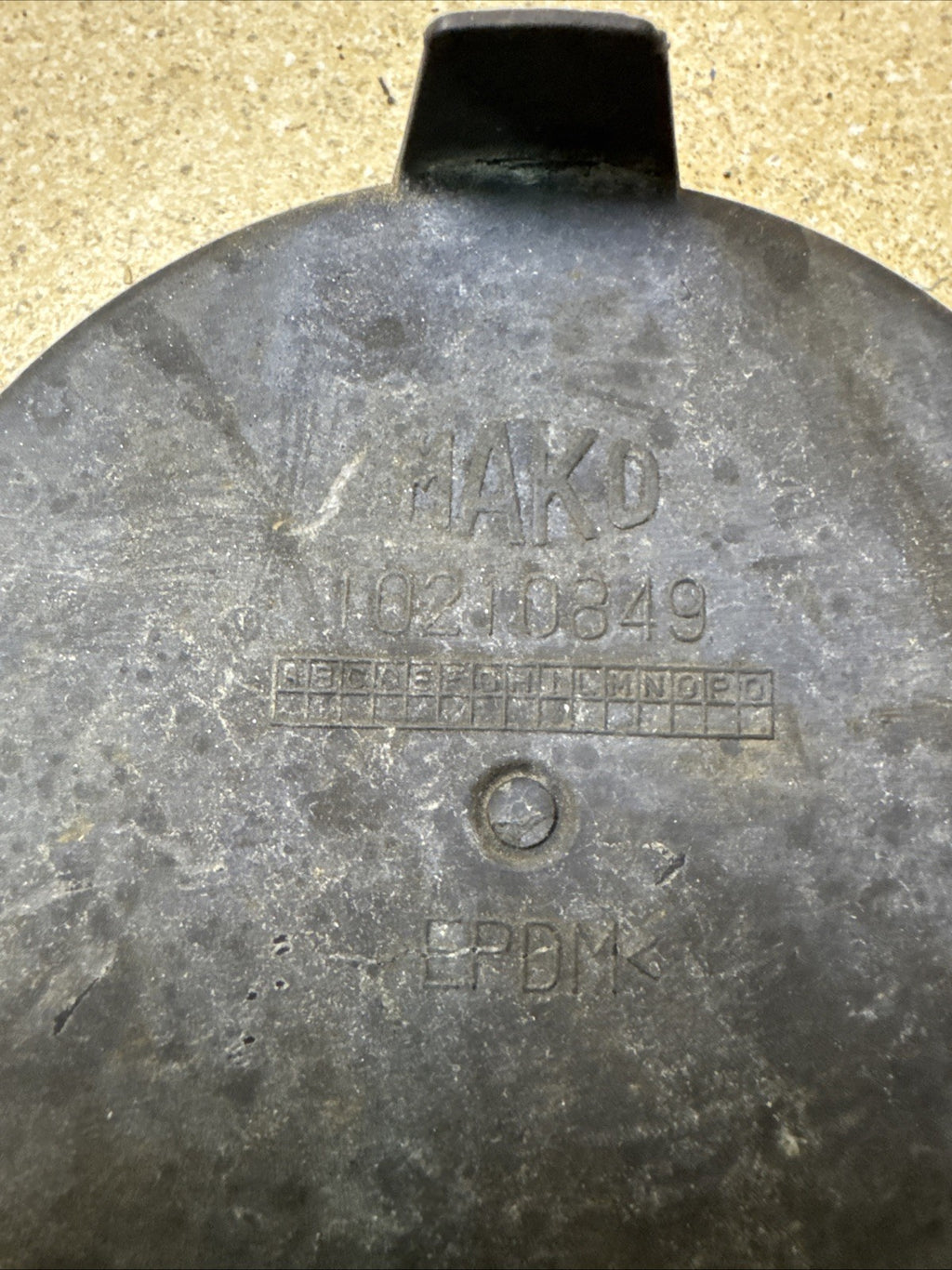 FORD TRANSIT MK8 / FIAT DOBLO HEADLIGHT RUBBER DUST CAP PART No 10210849