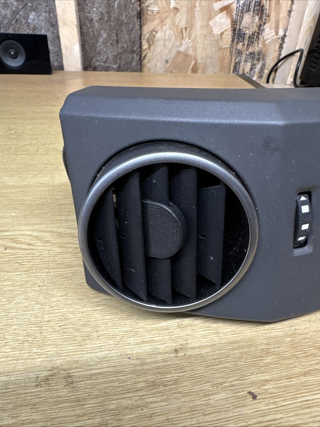 LAND ROVER DISCOVERY 3 TDV6 2006 DASHBOARD AIR VENT GRILL JBD500200XXX