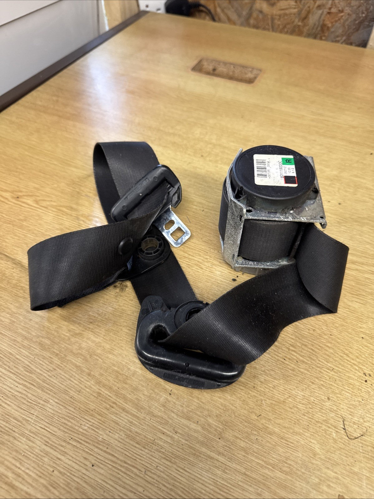 RANGE ROVER SPORT TDV6 HSE 2005-2013 SEAT BELT - DRIVER FRONT 601119000C