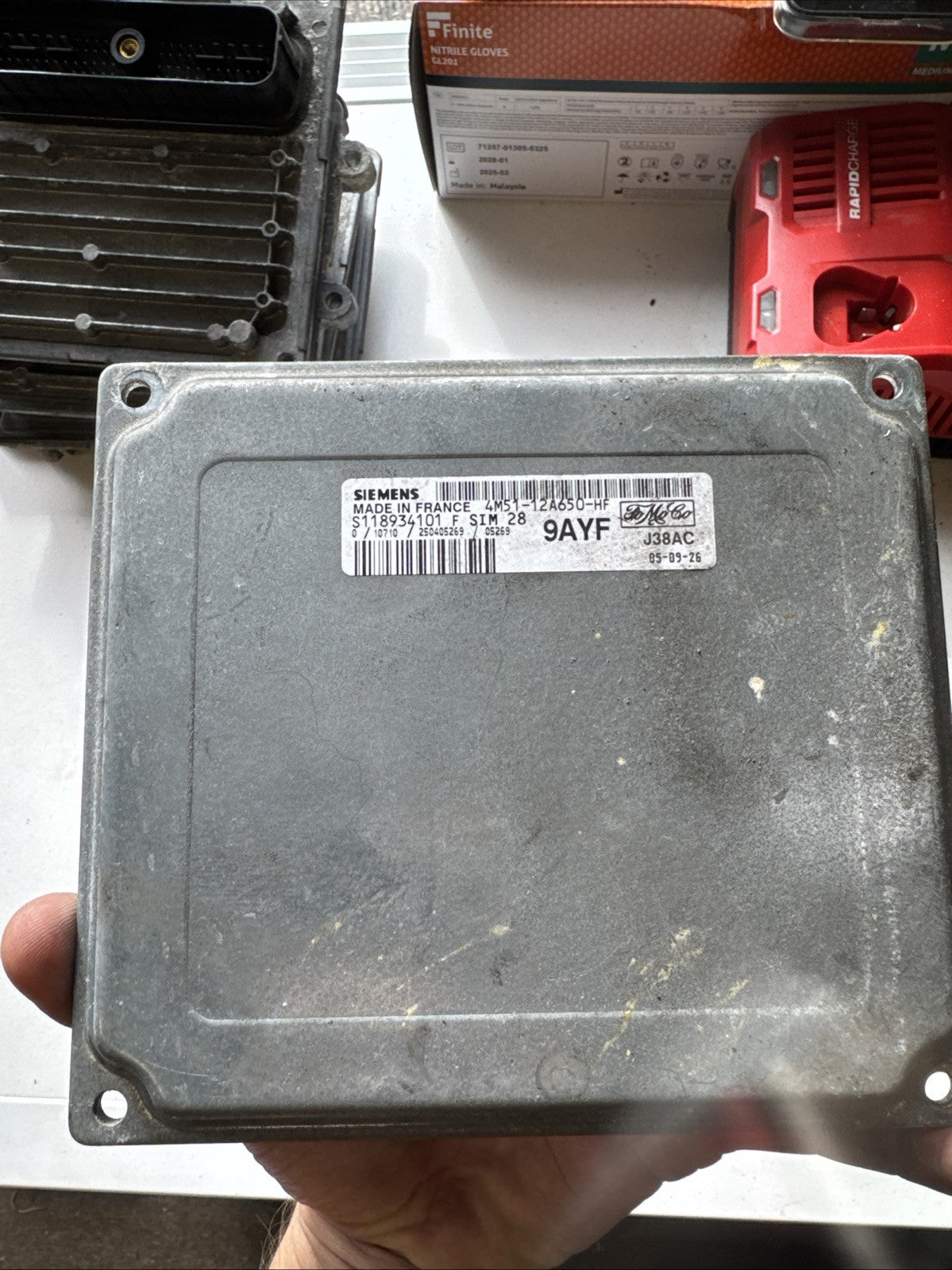 FORD FOCUS 2005 1.6 PETROL MK2 5DR ENGINE ECU 4M51-12A650-HF