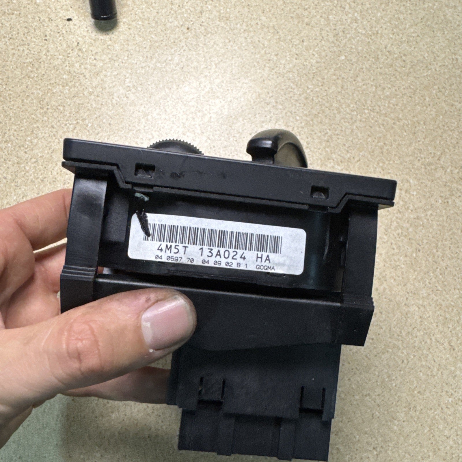 FOCUS HEADLAMP / HEADLIGHT + FOG LIGHT SWITCH    4M5T-13A024-HA 2004 - 2008 B986