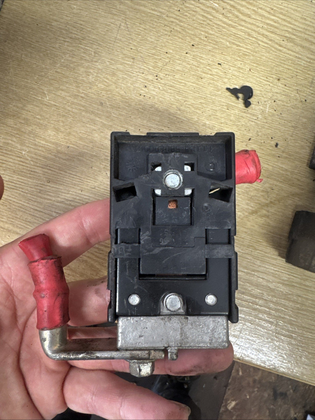 RANGE ROVER SPORT L494 POSITIVE BATTERY CLAMP 580600001 2014-2017