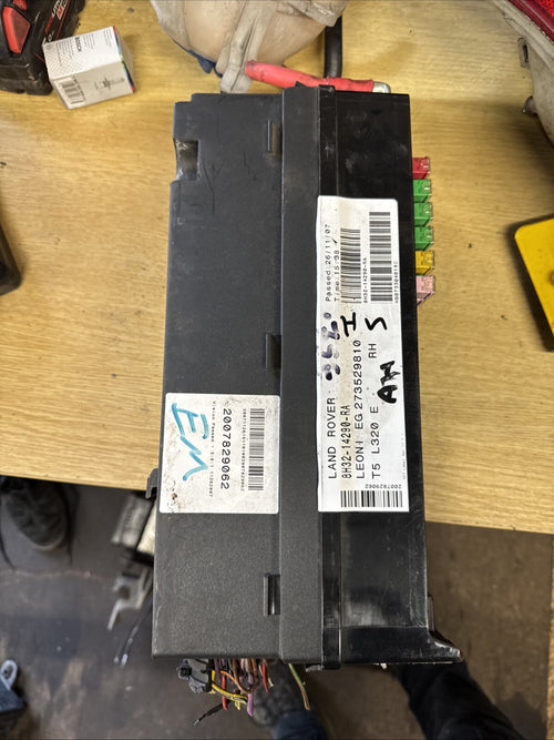 08 Range Rover Sport L320 2.7 TDV6 Engine Bay Fusebox 8H32-14290-RA 