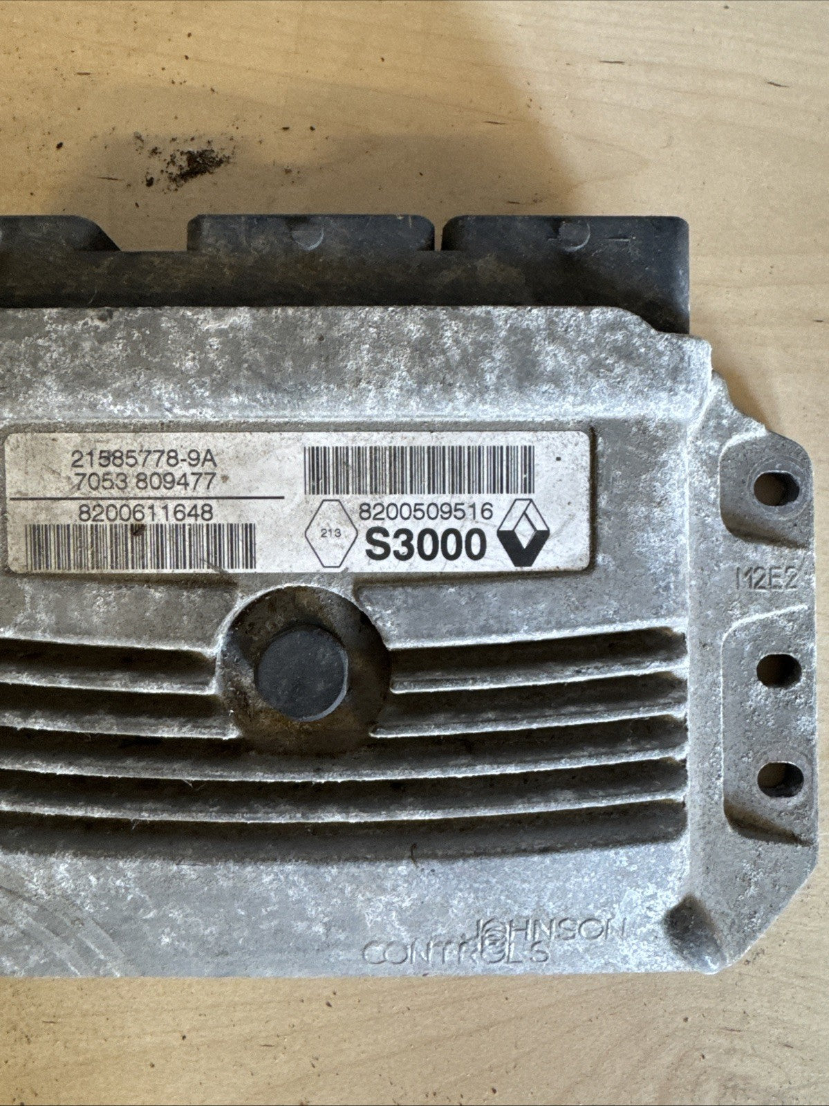 RENAULT MEGANE SCENIC 2007 1.6 VVT AUTO ENGINE CONTROL UNIT ECU 8200509516