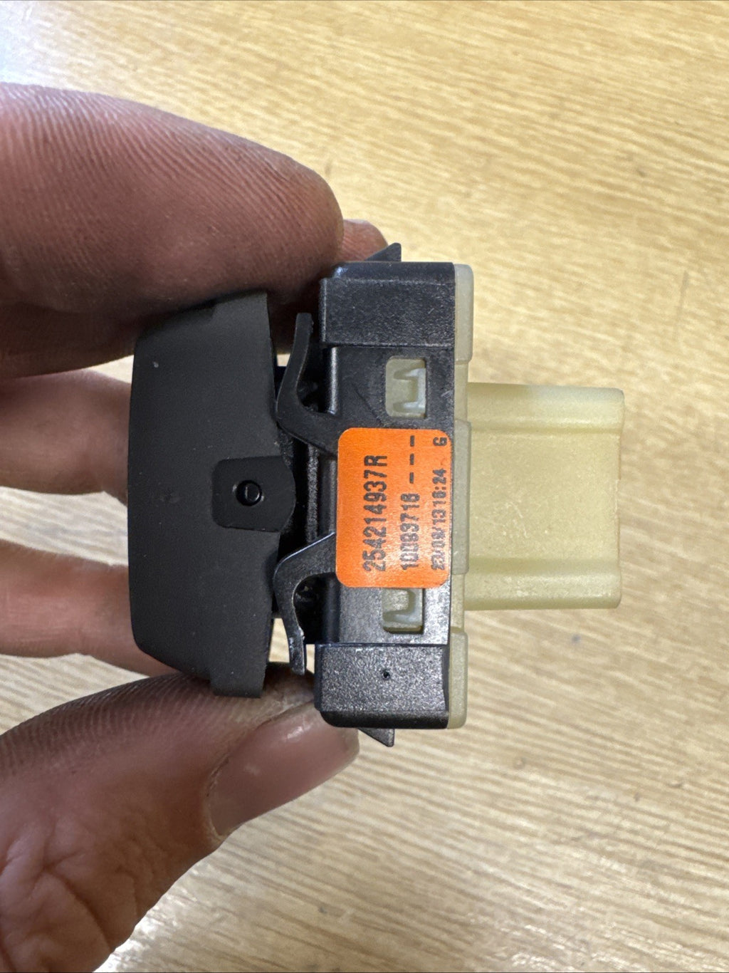 DACIA SANDERO WINDOW SWITCH Diesel 5 Door Hatchback 254214937R 12-20