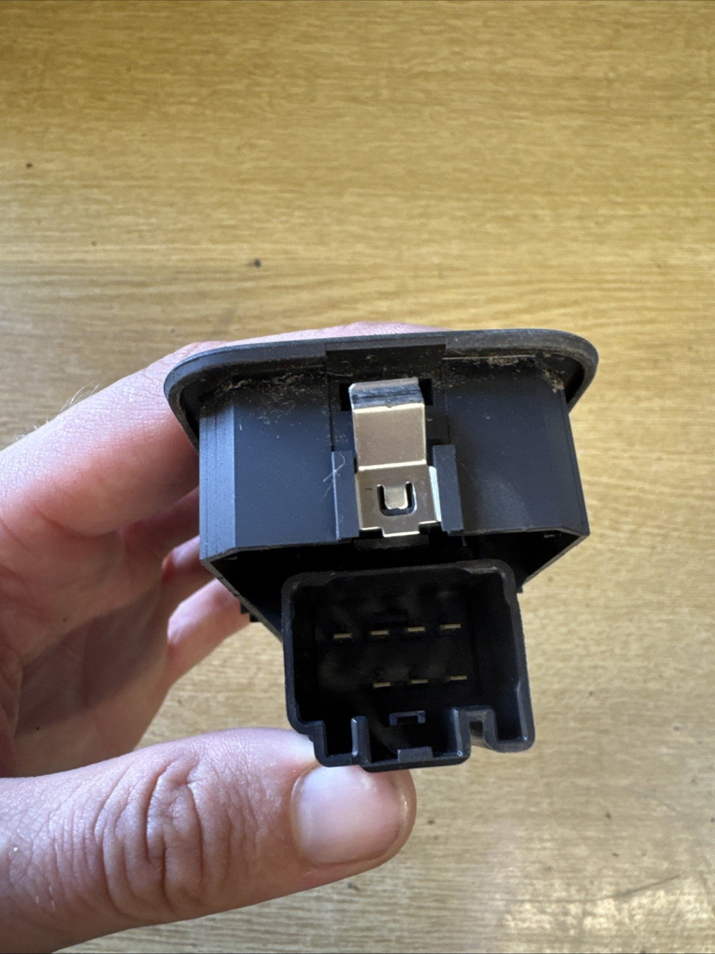 Range Rover L320 Drivers/Passengers Rear Window Switch YUD501070PVJ